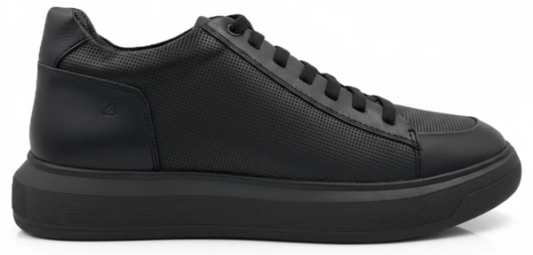Urban Ease Sneaker